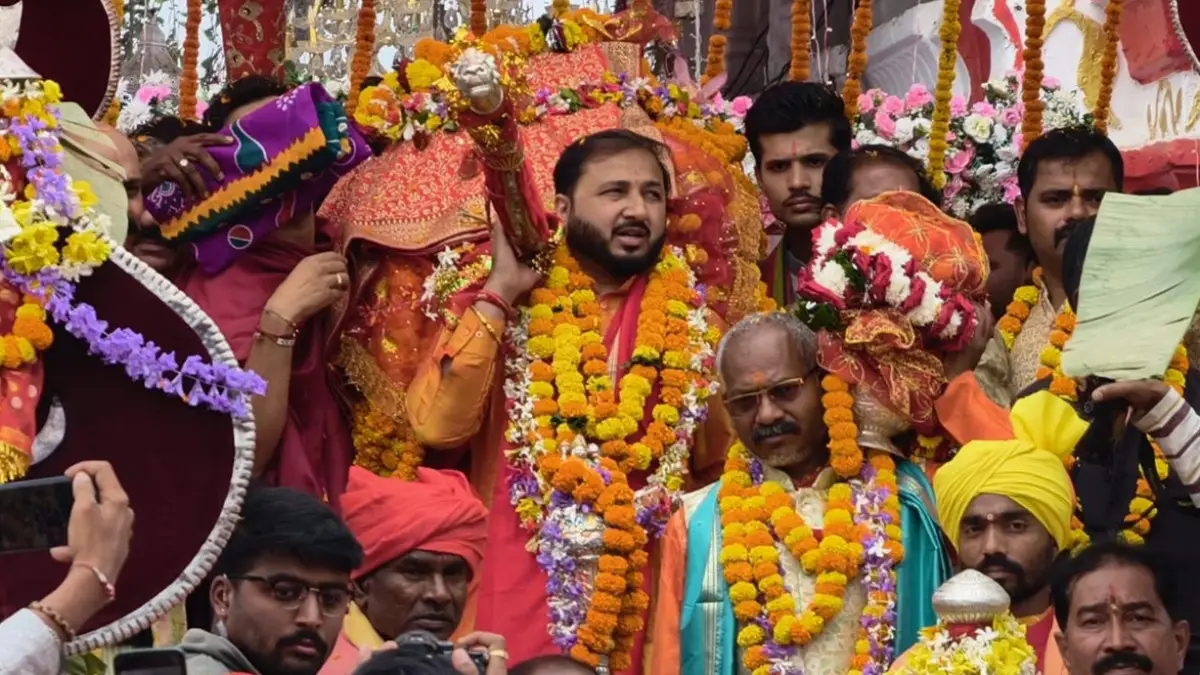 75 दिनों तक चला बस्तर दशहरा संपन्न, मावली माता की डोली की विदाई में उमड़ा श्रद्धालुओं का सैलाब