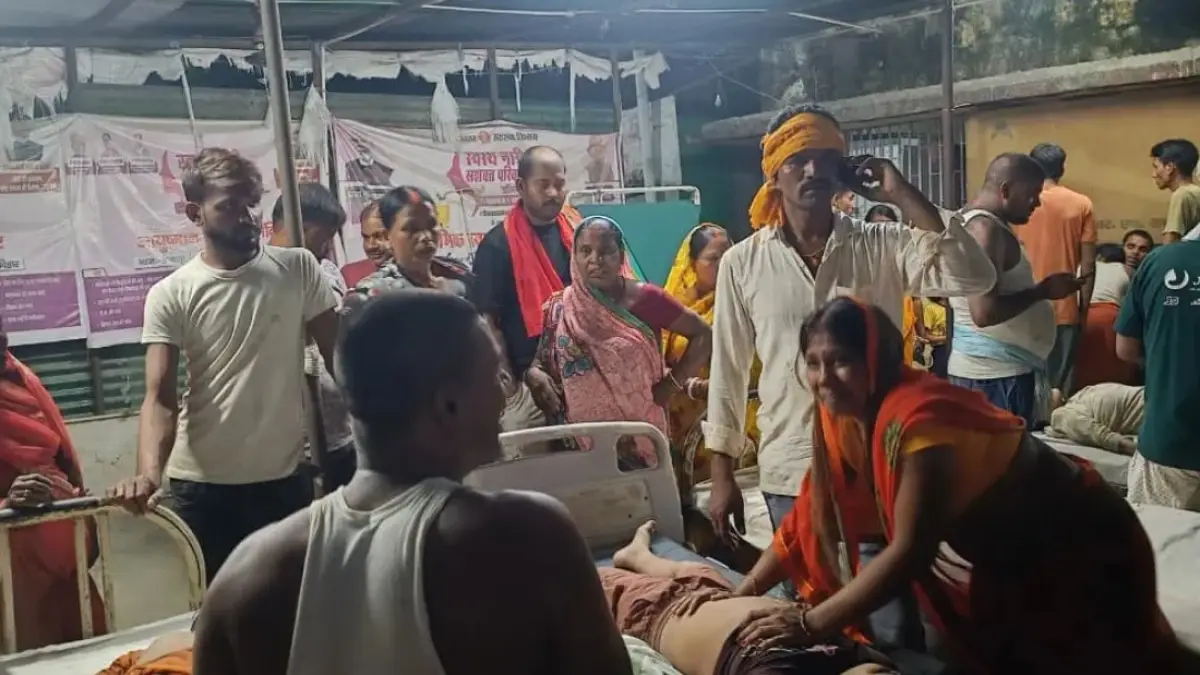 बिहार में नाव हादसे से मचा कोहराम, बचाव में जुटे ग्रामीण; 14 मौतों की खबर
