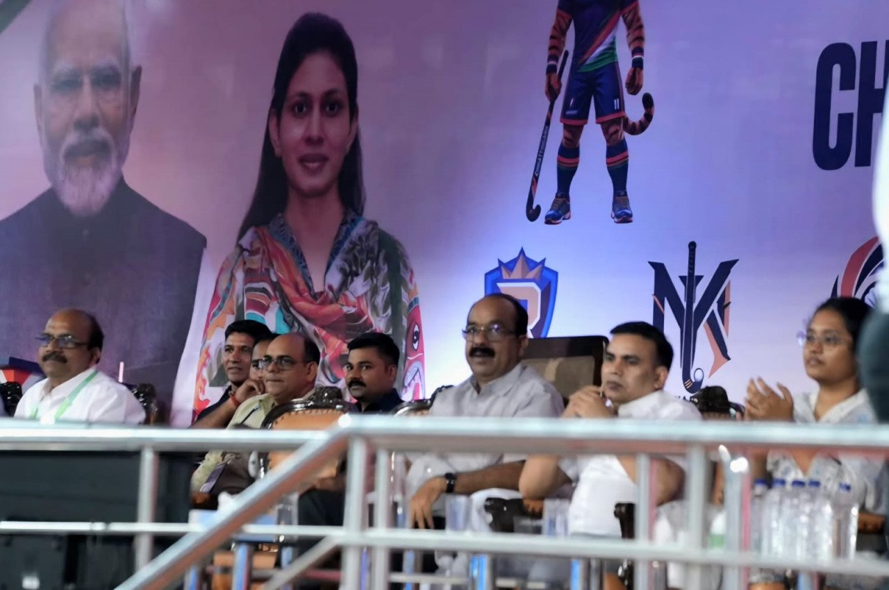 छत्तीसगढ़ हॉकी लीग में चक्रधर चैंपियंस की शानदार जीत, युवराज वाल्मीकि की हैट्रिक; उप मुख्यमंत्री अरुण साव ने बढ़ाया खिलाड़ियों का उत्साह