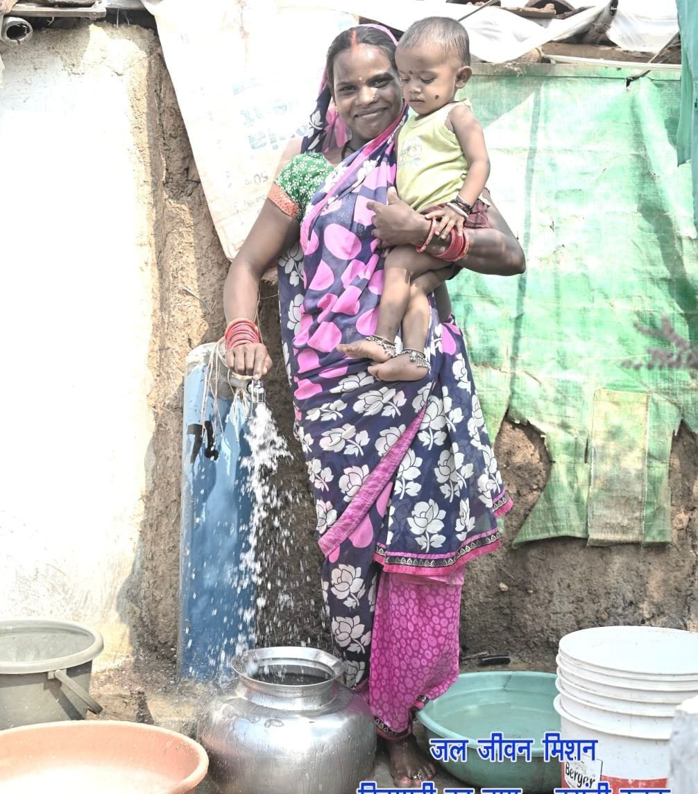 अब पानी के लिए नहीं जाना पड़ता दूर, जल जीवन मिशन से बेमेतरा की बसंती को मिली बड़ी राहत
