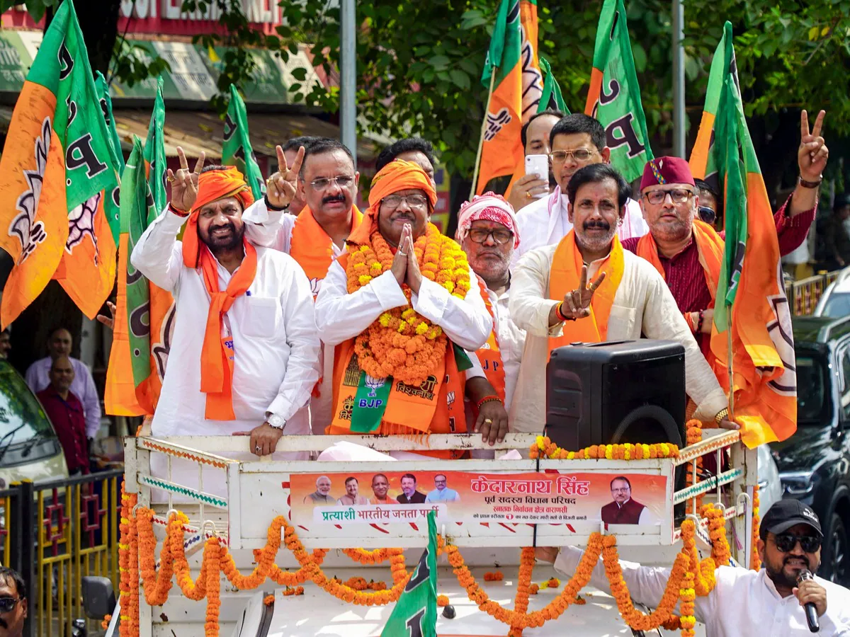 UP MLC Election: पीएम मोदी के गढ़ वाराणसी में BJP को बड़ा झटका, केदारनाथ सिंह ने मानी हार; सपा के आशुतोष सिन्हा की बढ़त बरकरार