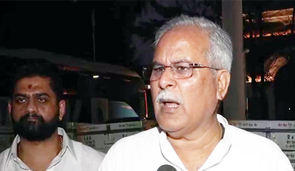 राहुल गांधी से सवाल करने वाले 272 नौकरशाहों पर भूपेश बघेल बिफरे