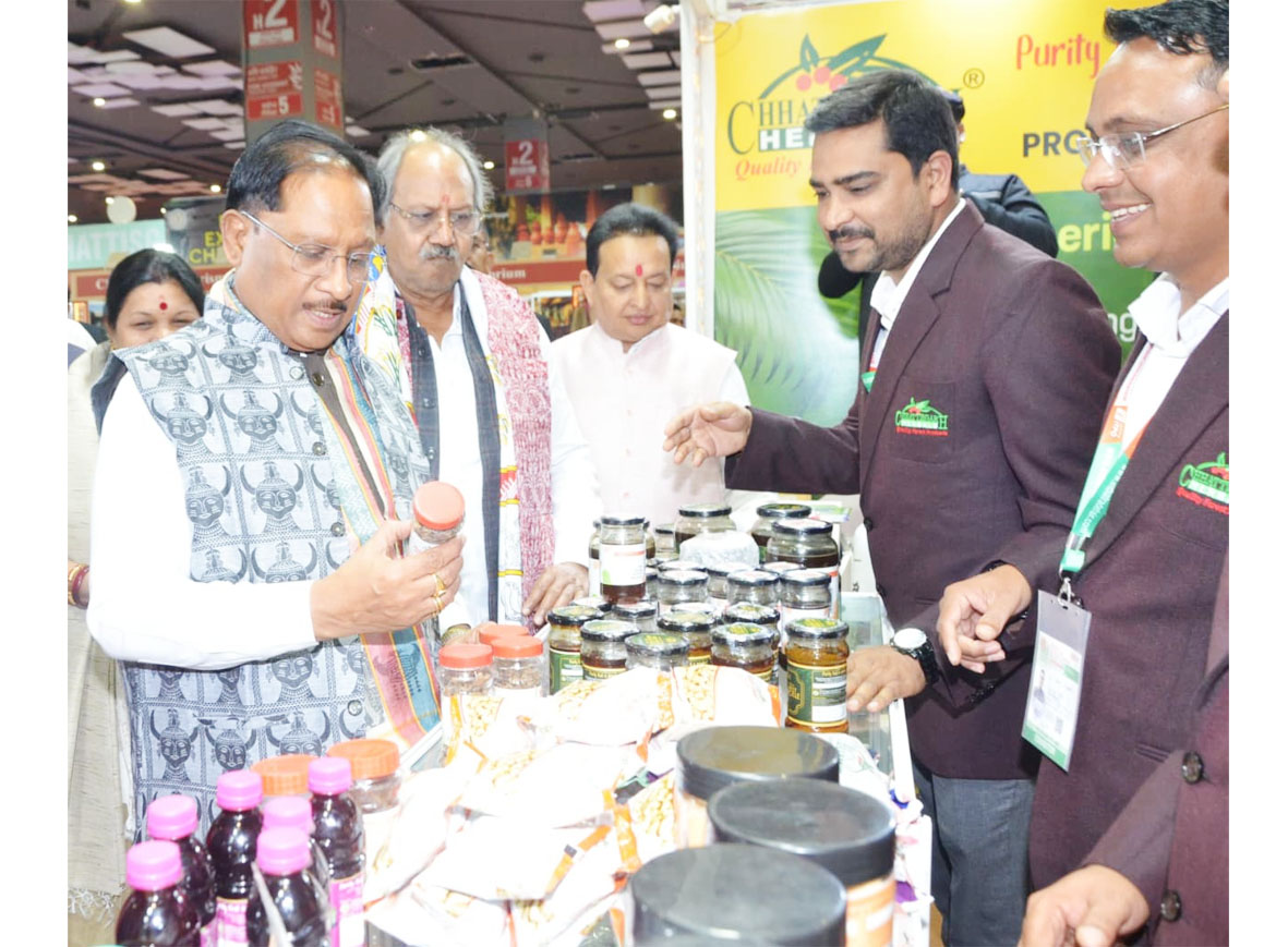 अंतरराष्ट्रीय व्यापार मेले में मुख्यमंत्री विष्णुदेव साय ने छत्तीसगढ़ पेवेलियन का किया अवलोकन