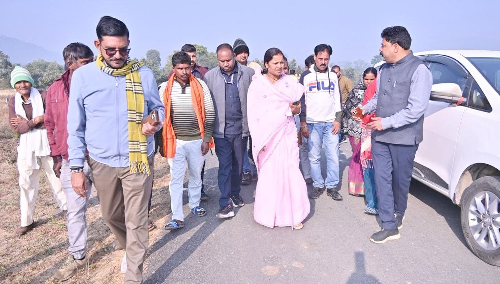 मंत्री श्रीमती लक्ष्मी राजवाड़े ने ओड़गी में सड़क एवं पुलिया निर्माण का किया औचक निरीक्षण