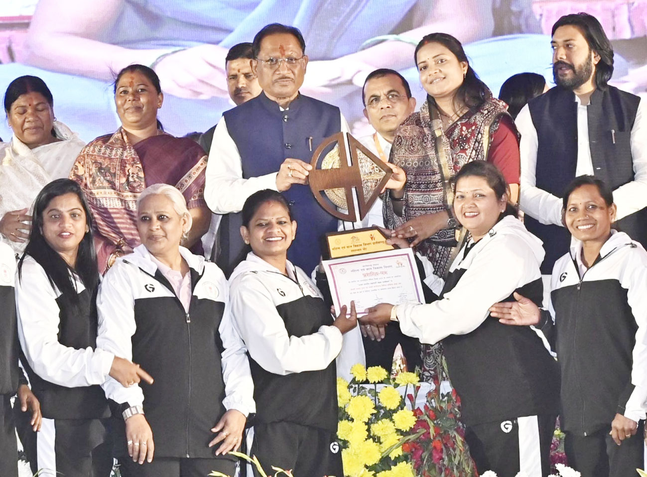 विशेष लेख : नई उड़ान, नया क्षितिज - छत्तीसगढ़ में महतारियों के सशक्तिकरण की कहानी