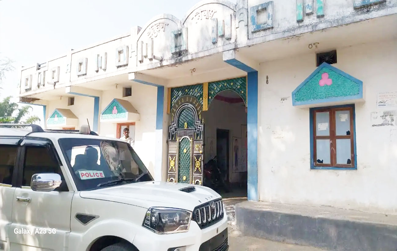 कोरबा में सनसनीखेज डकैती : डेढ़ दर्जन हथियारबंद डकैतों ने 11 लोगों को बनाया बंधक