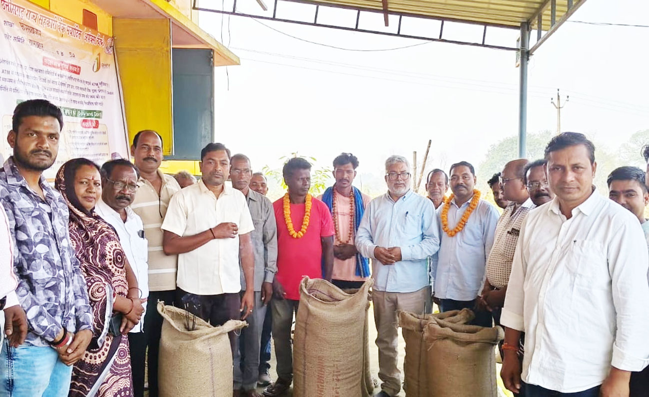 प्रदेश के सभी किसानों को धान खरीदी केंद्र में दी जा रही है सभी बुनियादी सुविधाएं 