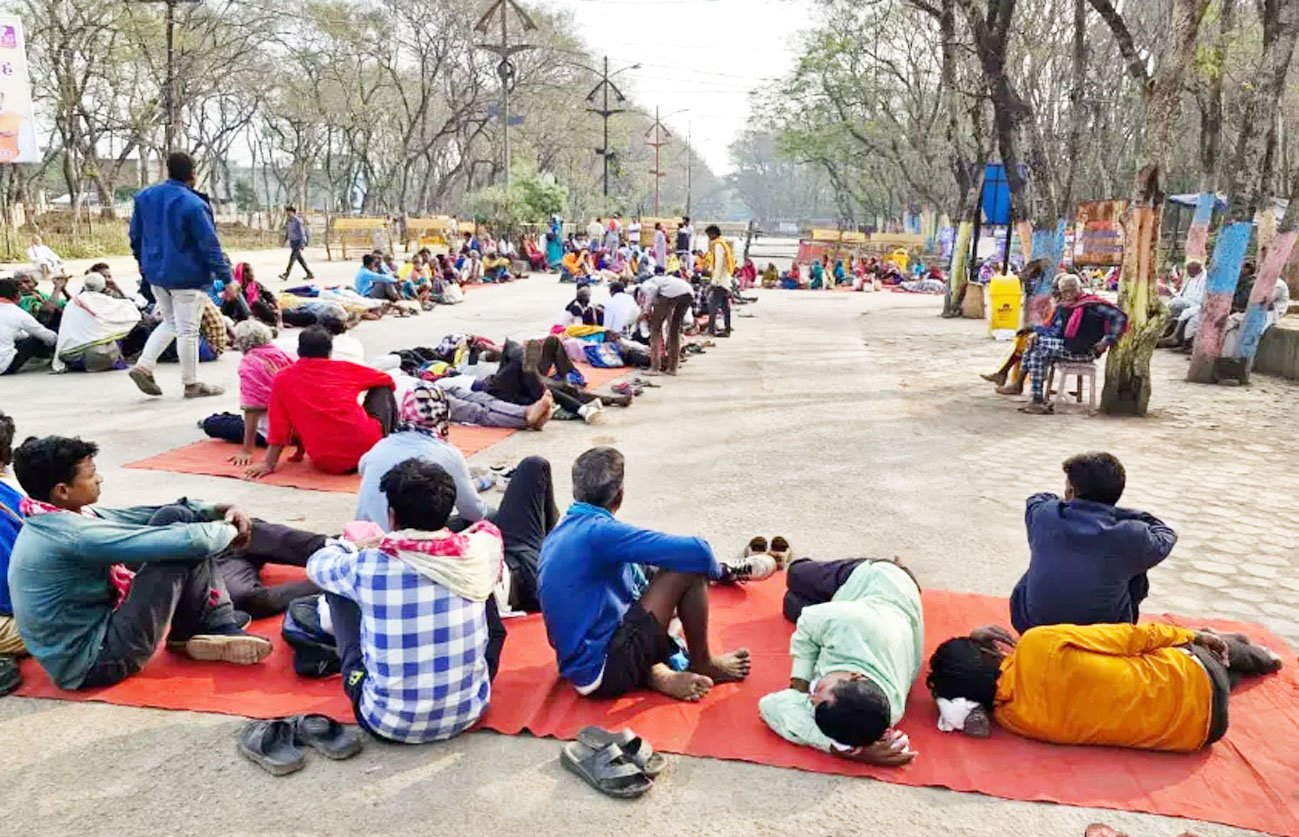धरमजयगढ़ के ग्रामीणों ने किया चक्काजाम
