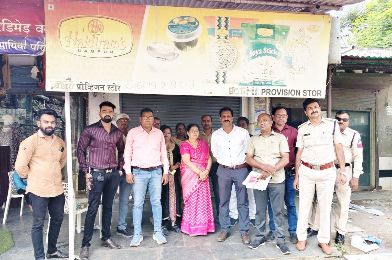 हाउसिंग बोर्ड की दुकानों से अवैध कब्ज़ा हटाया गया