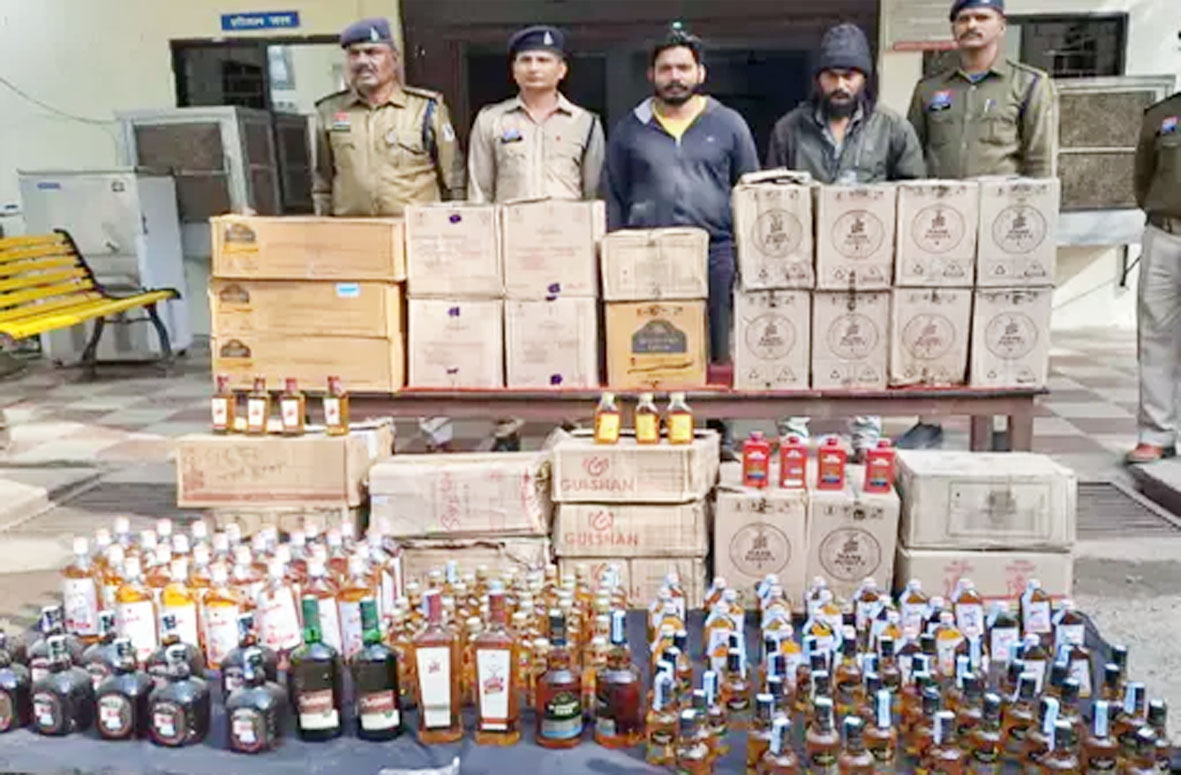 पुलिस ने कार से 272.100 बल्क लीटर अवैध अंग्रेजी शराब जब्त की