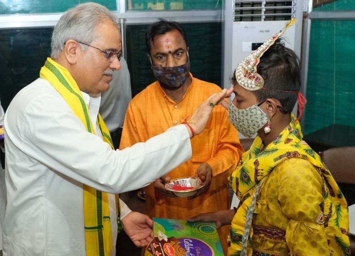 मुख्यमंत्री निवास में हर्षाेल्लास के साथ मनाया गया कृष्ण जन्माष्टमी का पर्व