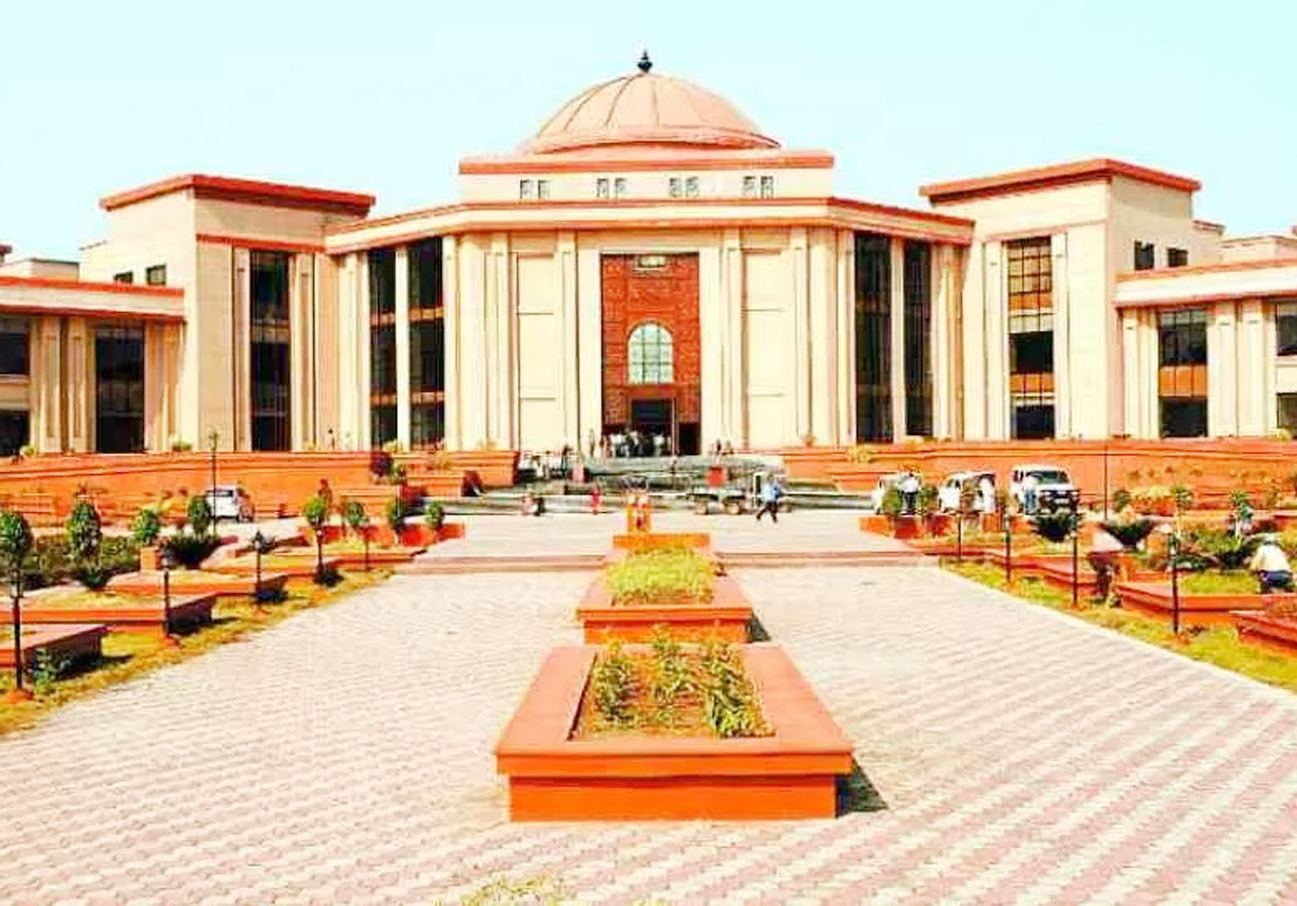 विधानसभा चुनाव में नामांकन भरने के बाद निलंबित अधिकारी को हाईकोर्ट ने बहाल करने का दिया आदेश