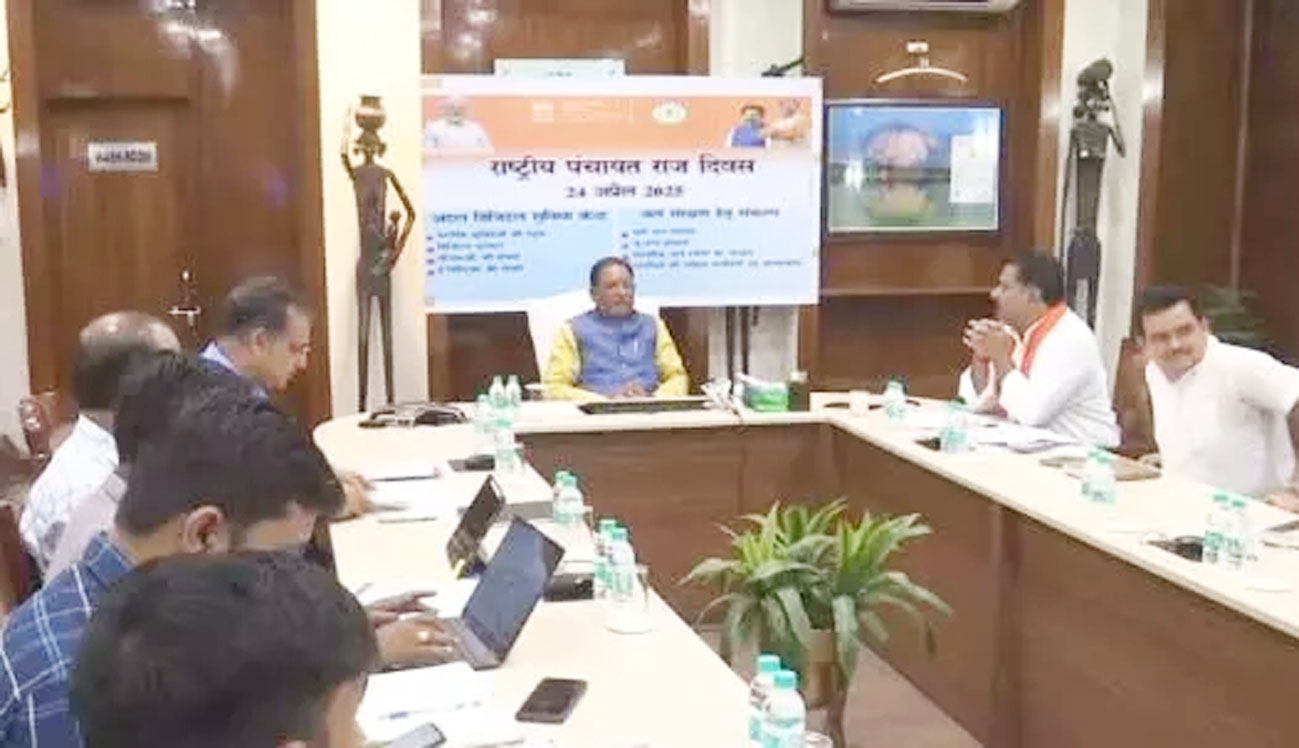 पंचायती राज दिवस कार्यक्रम में शामिल हुए CM विष्णुदेव साय