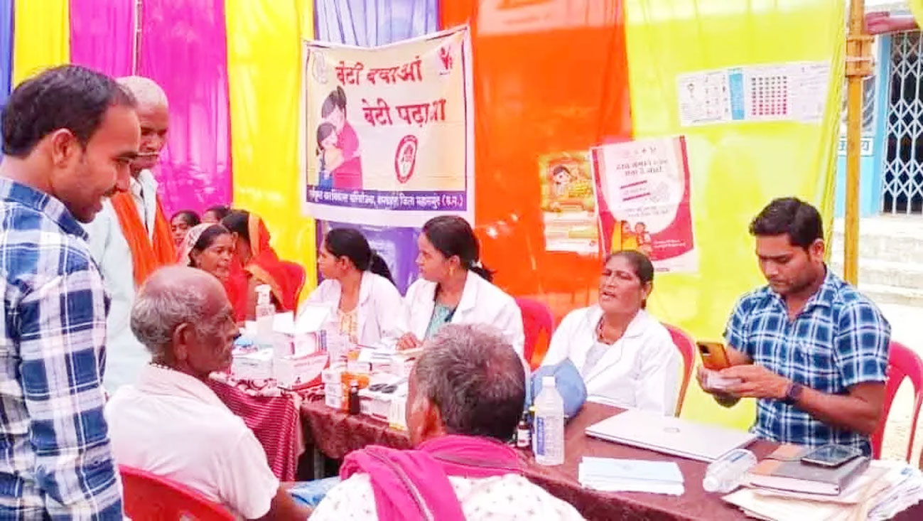 महासमुंद जिले के निवासी शिविरों में उठा रहे सरकारी योजनाओं का लाभ
