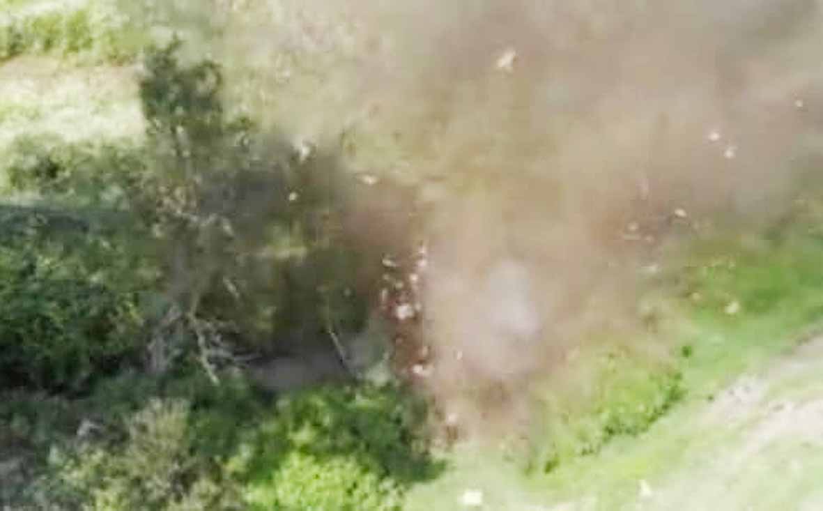 बीजापुर में नक्सल वारदात, IED ब्लास्ट में किशोरी और 3 ग्रामीण घायल