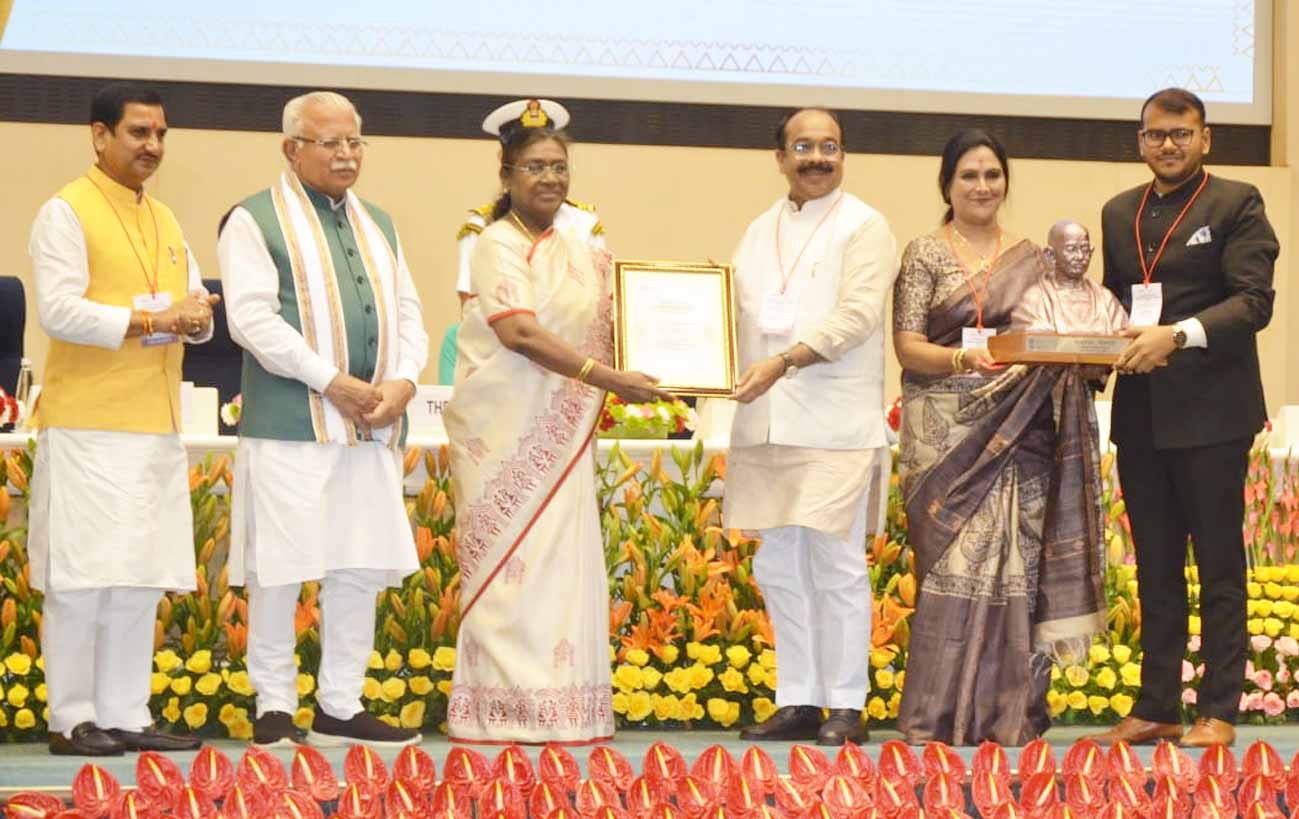 छत्तीसगढ़ ने राष्ट्रीय मंच पर बिखेरी स्वच्छता की चमक, 20 हजार से कम आबादी वाले शहरों में बिल्हा देश का सबसे स्वच्छ शहर