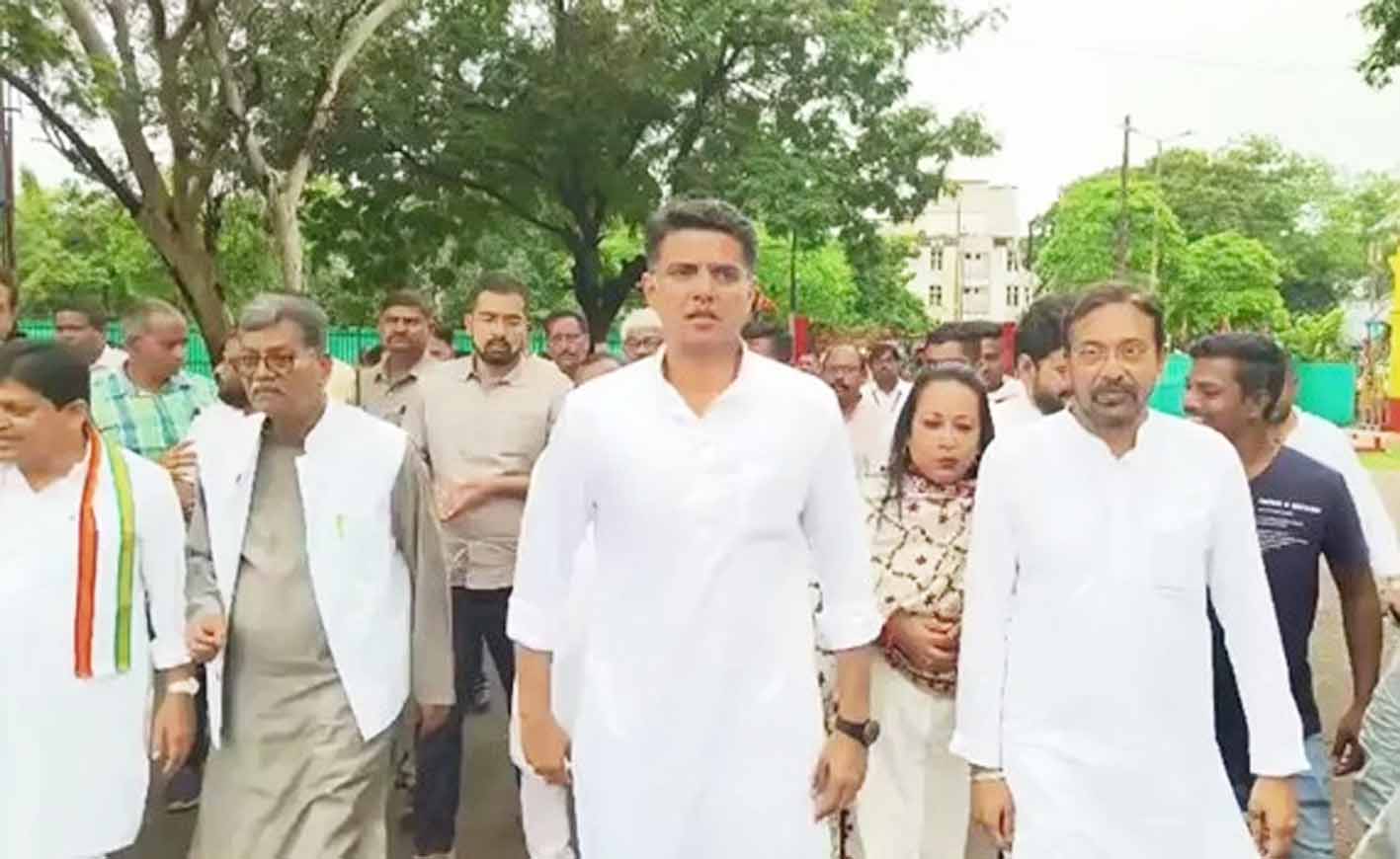 सचिन पायलट ने रायपुर सेंट्रल जेल पहुंचकर चैतन्य बघेल से मुलाकात की