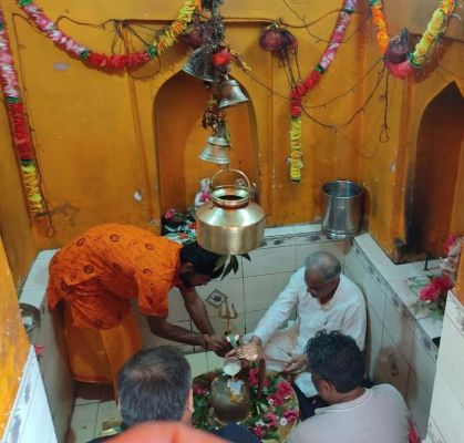  मुख्यमंत्री ने आज अमरकंटक के जलेश्वर महादेव मंदिर में पूजा-अर्चना की