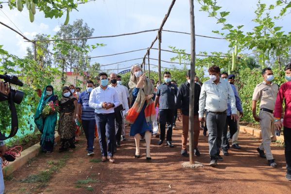 ऑस्ट्रेलियन काउंसेल जनरल रोवन एन्सवर्थ ने गौठान की व्यवस्था और वहां की गतिविधियों को सराहा