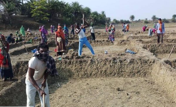 कोरोना काल में जरूरतमंद श्रमिकों का सहारा बनी मनरेगा 