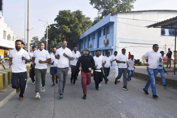 जनप्रतिनिधि, बच्चों और कलेक्टर ने लगाई एकता की दौड़