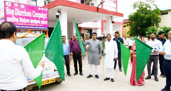 मंत्री टंकराम वर्मा ने डायरिया नियंत्रण रथ को हरी झंडी दिखाकर किया रवाना