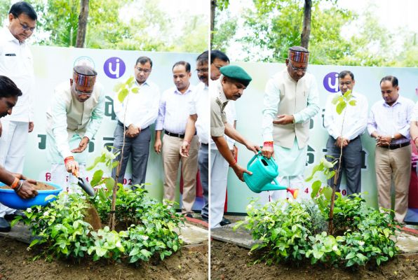 "एक पेड़ मां के नाम अभियान" : CM विष्णुदेव साय ने लगाया दहीमन का पौधा