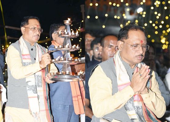 CM विष्णुदेव साय मां महानंदा चित्रोत्पला गंगा महानदी महाआरती महोत्सव-2024 में हुए शामिल