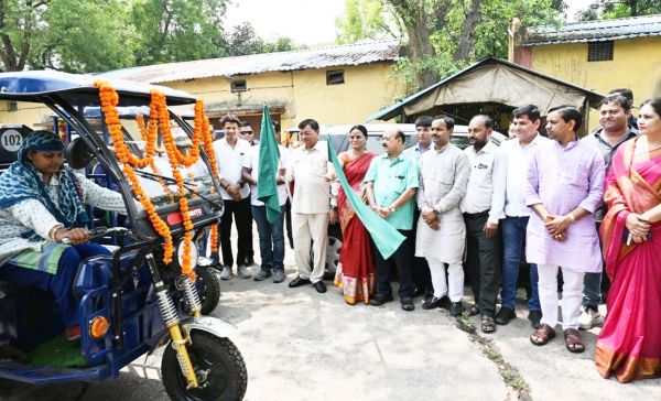 शहर की स्वच्छता में स्वच्छता दीदियों की सबसे ज्यादा महत्वपूर्ण भूमिका : उद्योग मंत्री