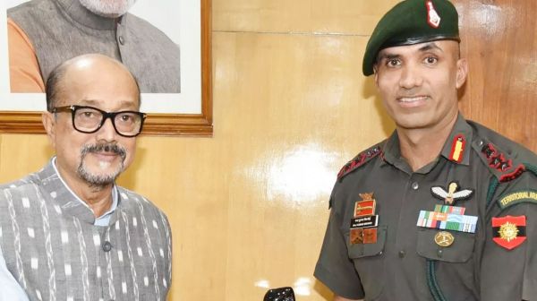 राज्यपाल रमेन डेका से कर्नल राज कुमार ने की मुलाकात
