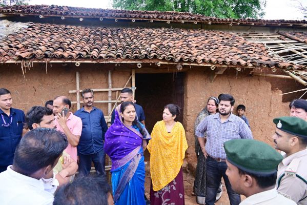 मंत्री श्रीमती लक्ष्मी राजवाड़े ने हाथी प्रभावित क्षेत्रों का किया दौरा