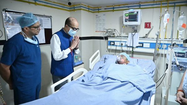 राज्यपाल रमेन डेका ने घायल जवानों का जाना कुशलछेम