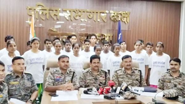 सुकमा में 23 नक्सलियों ने किया सरेंडर