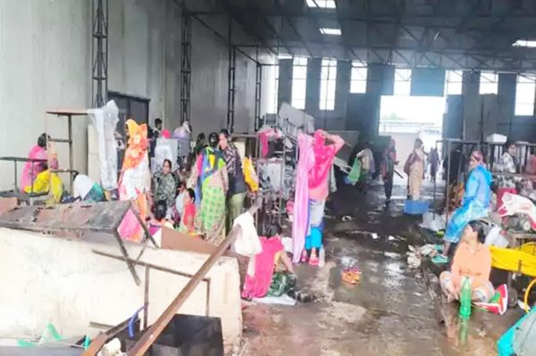 बंधुआ मजदूरी का खुलासा : रायपुर की मशरूम फैक्ट्री में 97 मजदूरों का रेस्क्यू