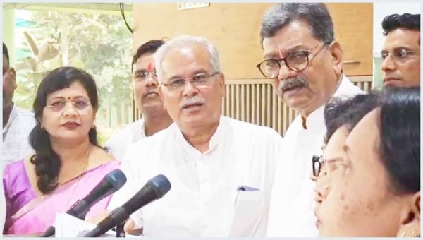 छत्तीसगढ़ विधानसभा : भूपेश बघेल समेत सभी विपक्षी विधायक सस्पेंड