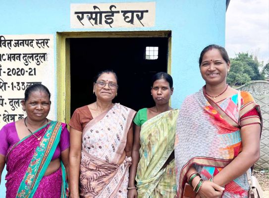 आशा समूह की महिलाएं बनीं आत्मनिर्भरता की मिसाल