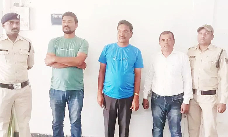 3 टीचर गिरफ्तार, छात्रों को अश्लील वीडियो दिखाने का आरोप