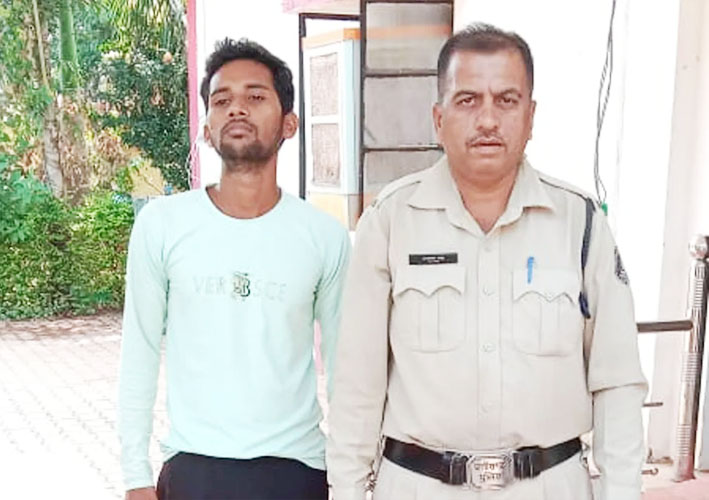 अभनपुर-राजिम रोड में गांजा तस्कर गिरफ्तार