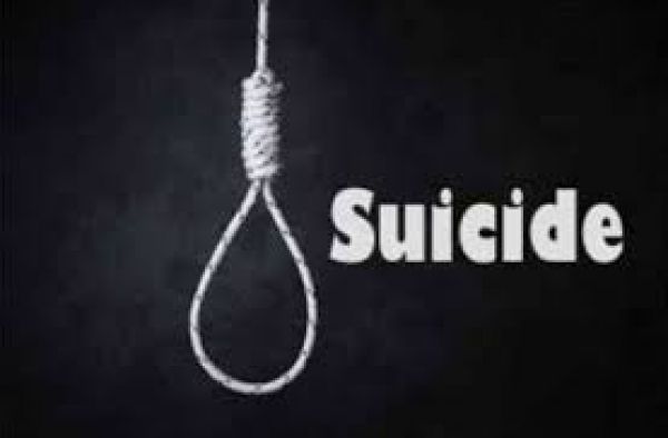  स्कूल बस छूटने से निराश छात्र ने फांसी लगाकर की आत्महत्या