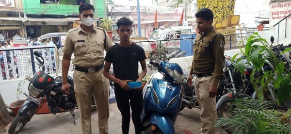 रायपुर : दोपहिया सवार मोबाईल फोन छीनने वाला गिरफ्तार  