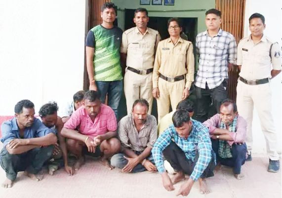 दो थानों में पुलिस ने मारी रेड, 8 जुआरी चढ़े हत्थे