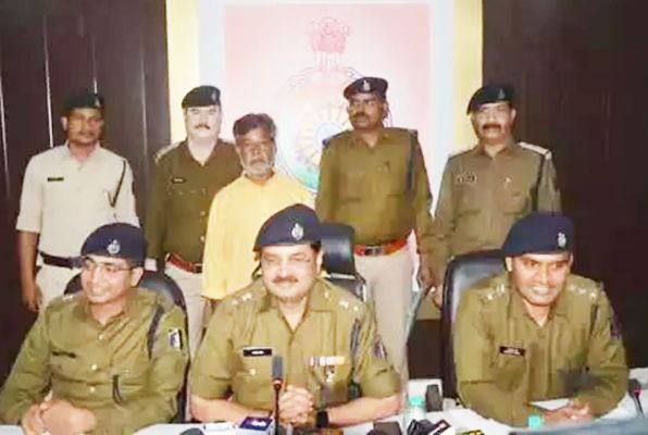 डिलीवरी बॉय बनकर पुलिसकर्मी ने तस्कर को दबोचा