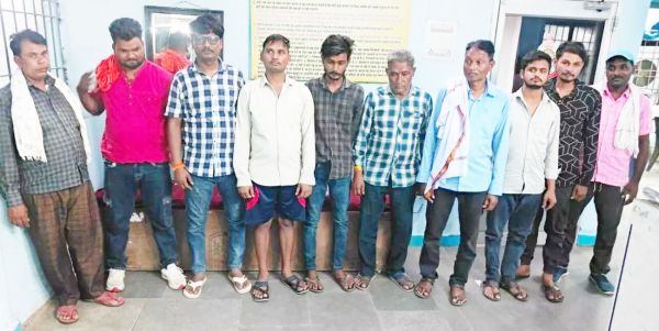 रायपुर, बालोद और राजनांदगांव के जुआरी धमतरी में पकड़ाए, 1 लाख 38 हजार जब्त