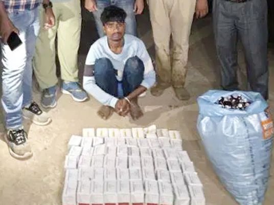लग्जरी कार की तलाशी में नशीले इंजेक्शन बरामद, तस्कर गिरफ्तार