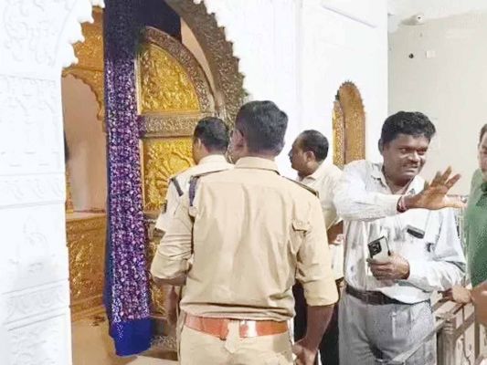 श्री श्याम मंदिर में हार और दानपेटी से कैश चोरी