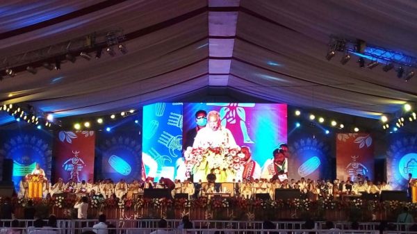 राष्ट्रीय आदिवासी नृत्य महोत्सव में मुख्यमंत्री ने छेर छेरा पुन्नी के छुट्टी को लेकर की घोषणा 