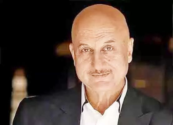 उन लोगों को महत्व दें जो आसानी से प्यार दिखाते हैं : अनुपम खेर