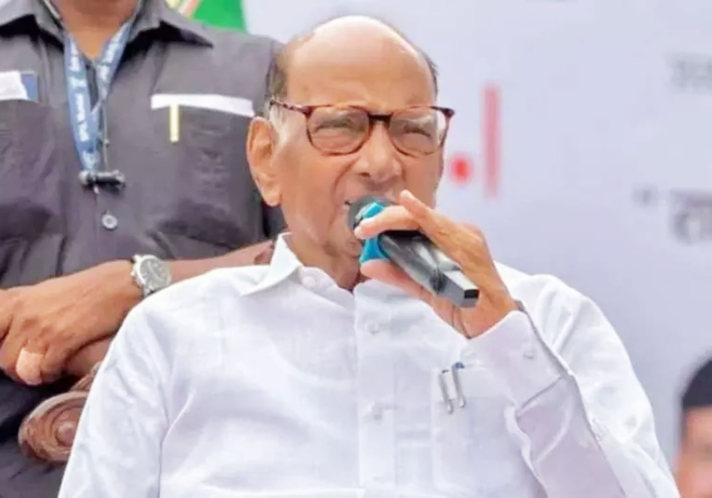 कक्षा एक से हिंदी अनिवार्य करना सही नहीं, 5वीं के बाद पढ़ाई जाए : शरद पवार