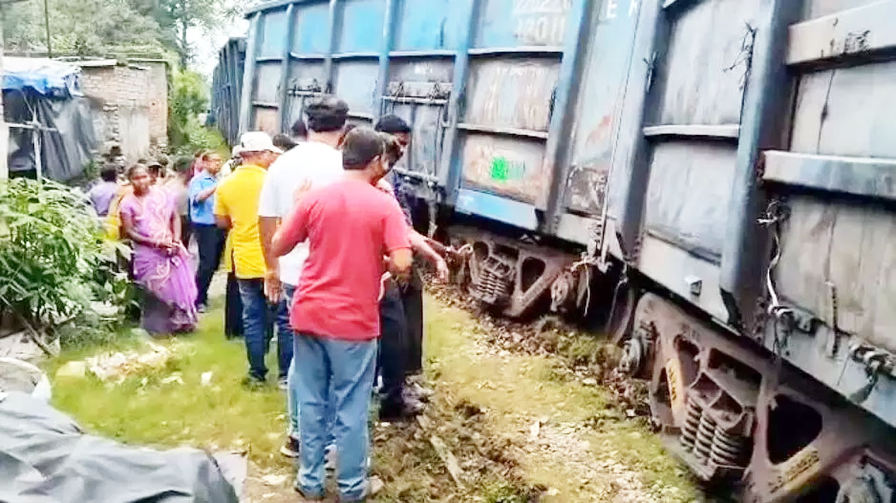 ओडिशा में मालगाड़ी पटरी से उतरी, बीरमित्रपुर में मचा हड़कंप