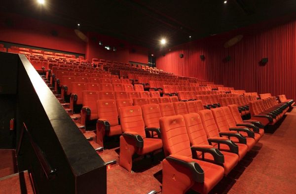दिल्‍ली सरकार ने इस बार सिनेमाघरों को  50 फीसदी क्षमता के साथ खोलने की दी इजाजत